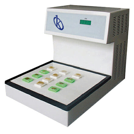 Comparaison des Systèmes de Réfrigération: Platine Réfrigérée YR440 vs Cooling Heating Table HCT