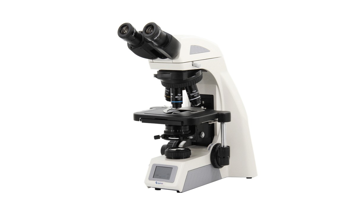 Practical Use of the Trinocular Microscope YR0267B in Laboratories